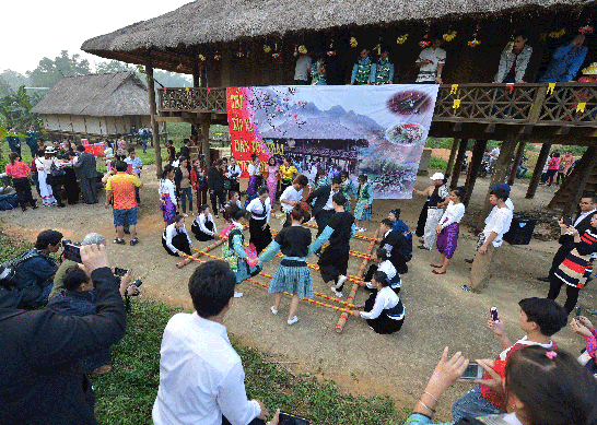 Phong tục đón Tết của một số dân tộc trên vùng Tây Bắc