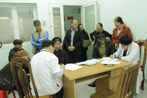 Bệnh viện Đại học Y Hà Nội khám bệnh tri ân tại tỉnh Bắc Giang