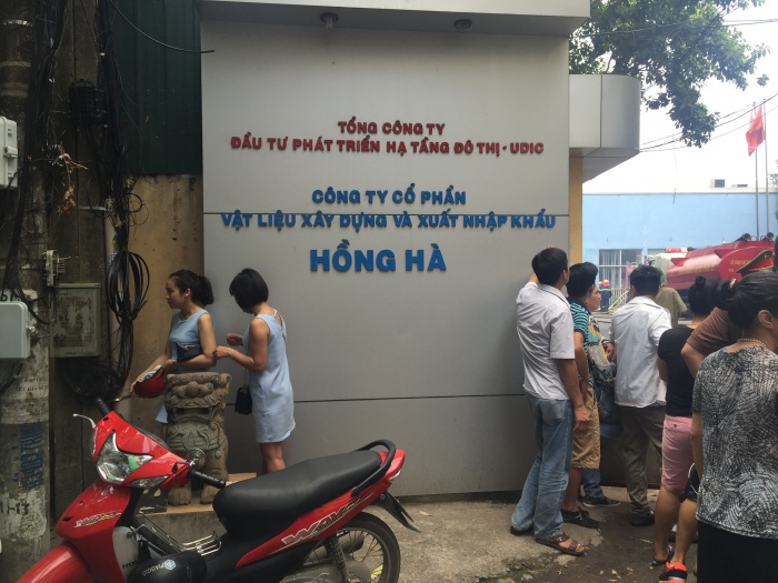 Hà Nội: Cháy lớn tại xưởng gỗ trên phố Trường Chính