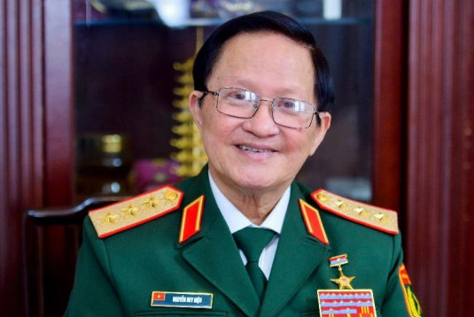Thanh xuân của vị tướng già và bầu trời bình yên của thế hệ trẻ