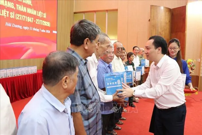 Hải Phòng: Tặng quà thương binh, bệnh binh và người có công ở 9 phường