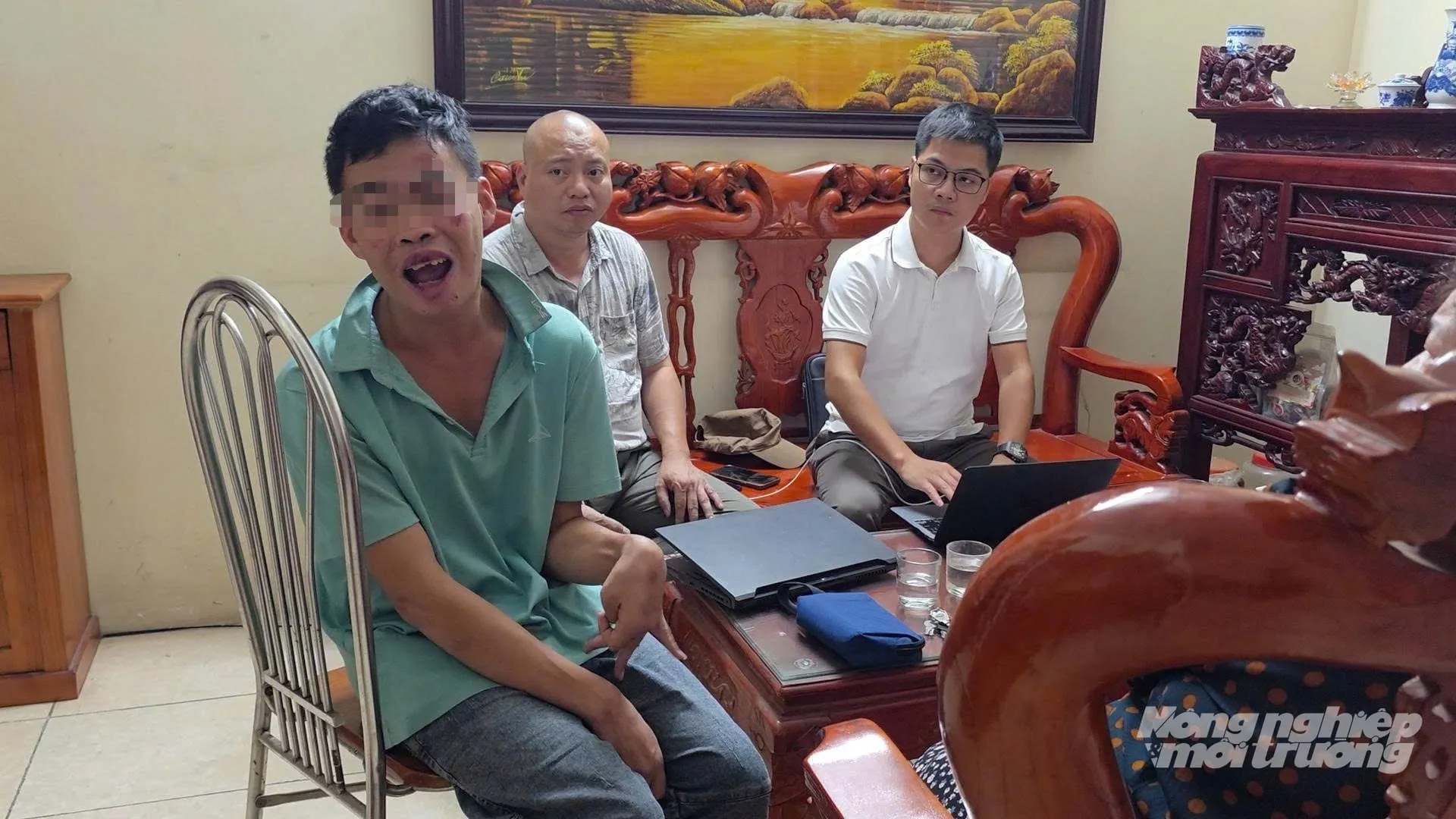 Người khuyết tật bị đánh đập, bảo vệ chung cư vẫn ngồi nhìn