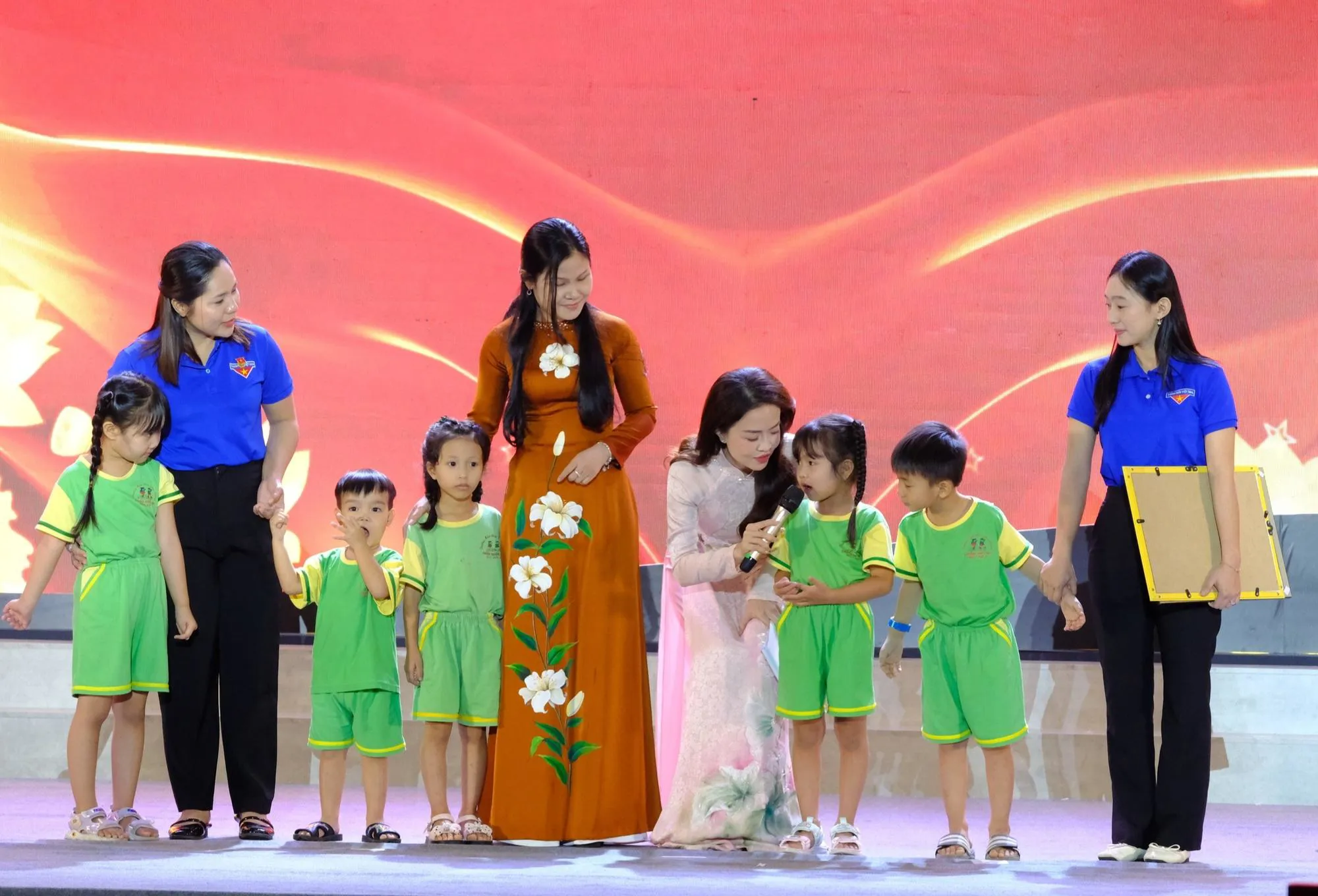 Chuyển biến từ học tập và làm theo sang thực hành tư tưởng, đạo đức, phong cách Hồ Chí Minh - Yêu cầu khách quan trong kỷ nguyên mới