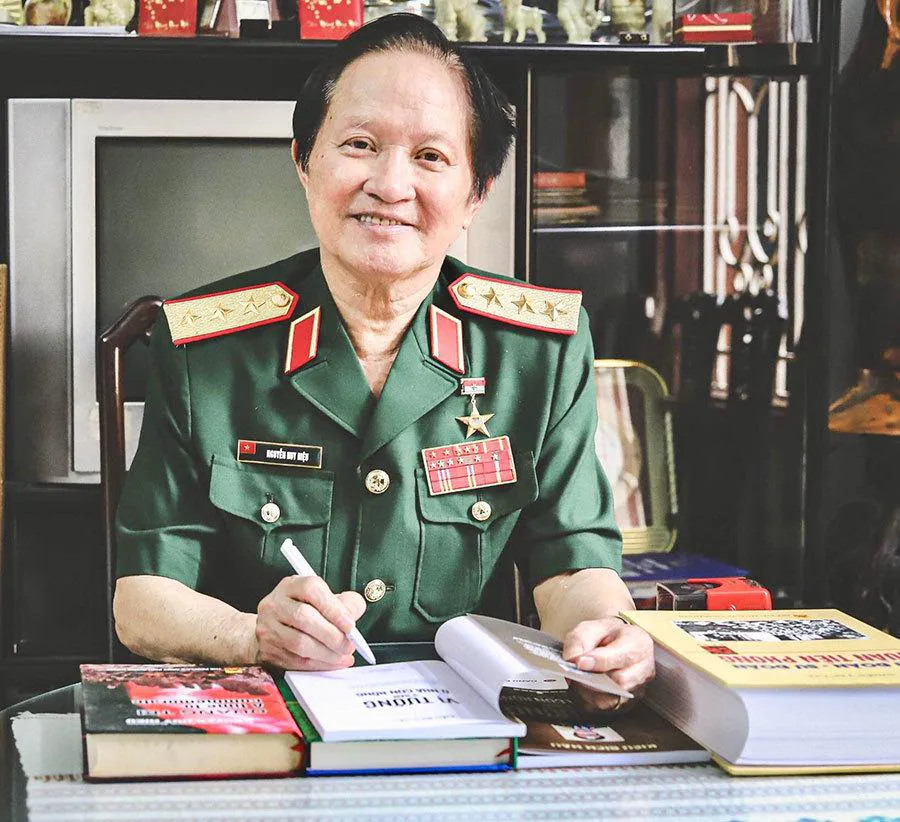 Thượng tướng Nguyễn Huy Hiệu: Từ chiến trường đến hành trình trao truyền tri thức