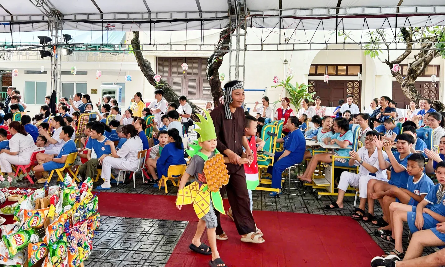 Trung tâm điều dưỡng, phục hồi chức năng trẻ em tại TP.HCM: Tổ chức Tết Trung thu cho trẻ em khuyết tật