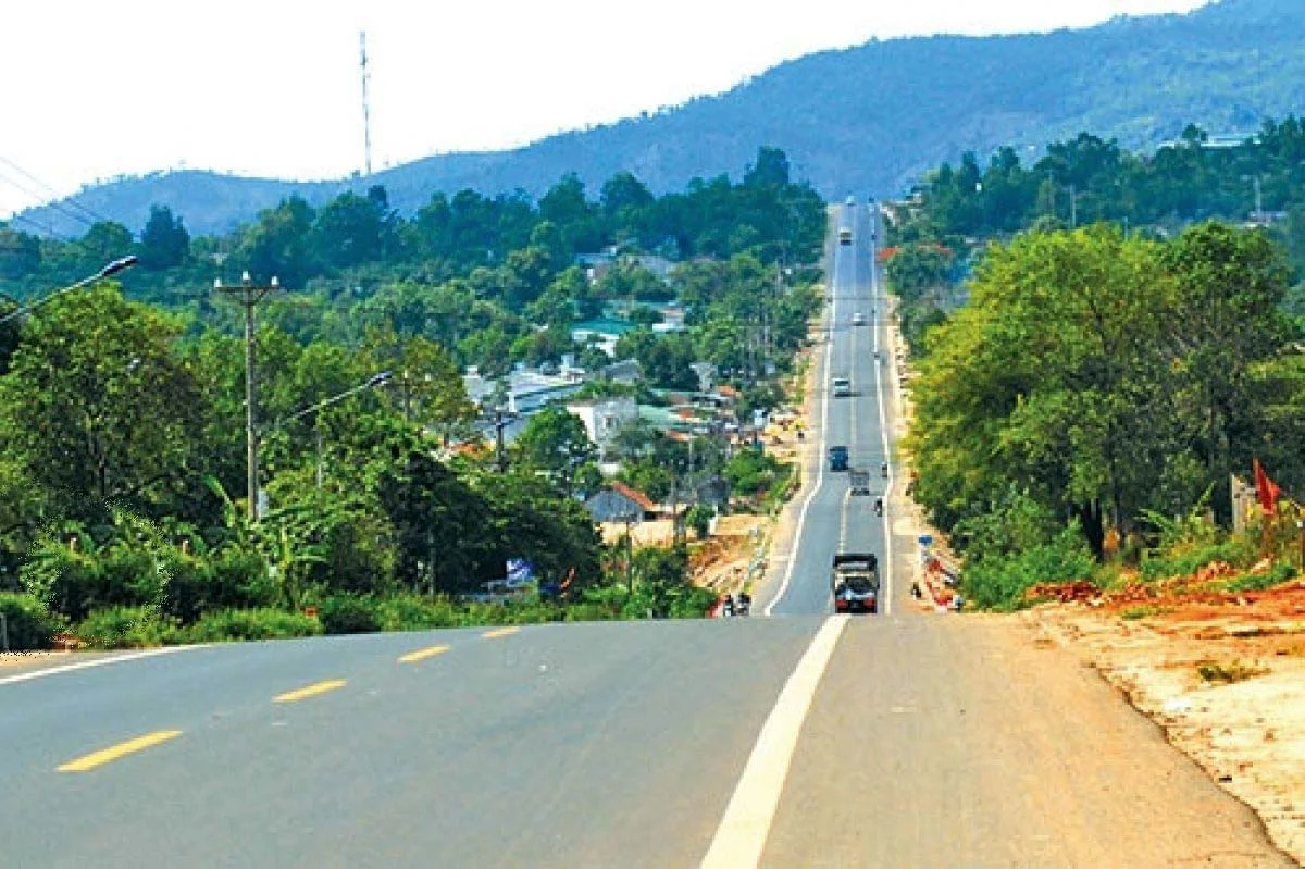 Đường Hồ Chí Minh với hai cột mốc số 0