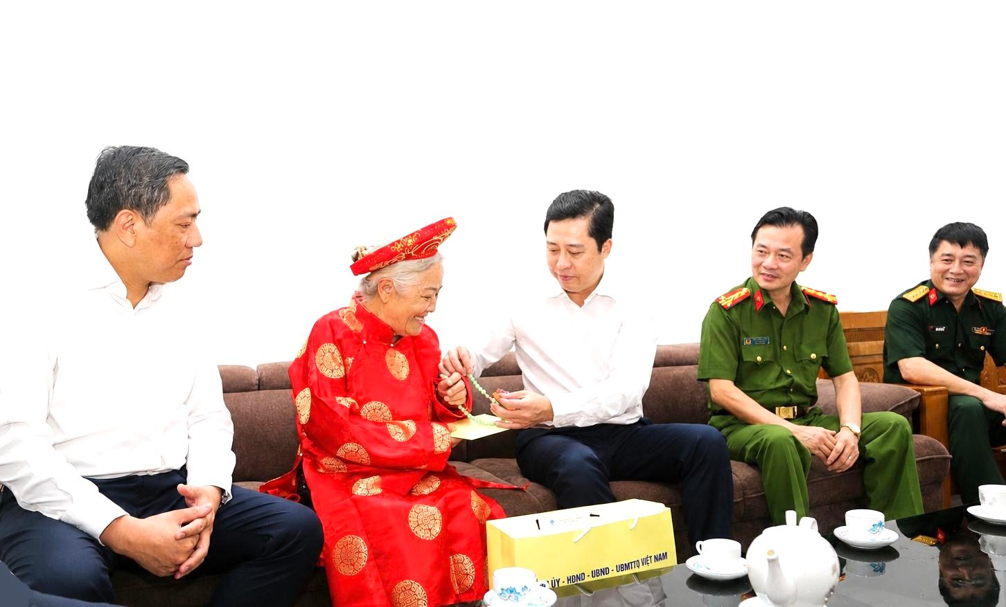 Lào Cai: Mẹ Việt Nam anh hùng và những người thân là Bộ đội Biên phòng