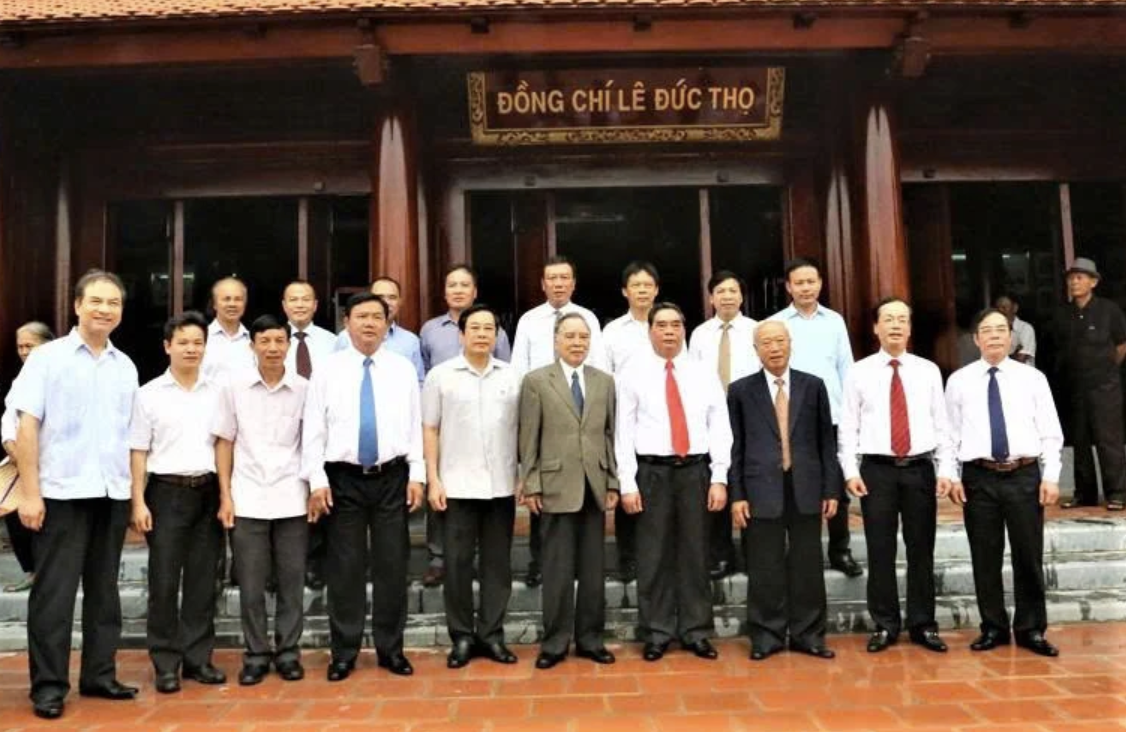 Thăm khu tưởng niệm ông Lê Đức Thọ