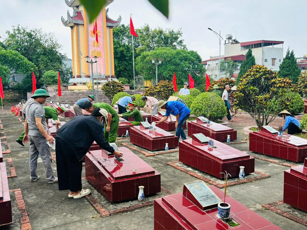 Xã Vụ Bản đẩy mạnh các hoạt động “Đền ơn đáp nghĩa” gắn với thực hiện “Chiến dịch 500 ngày đêm”