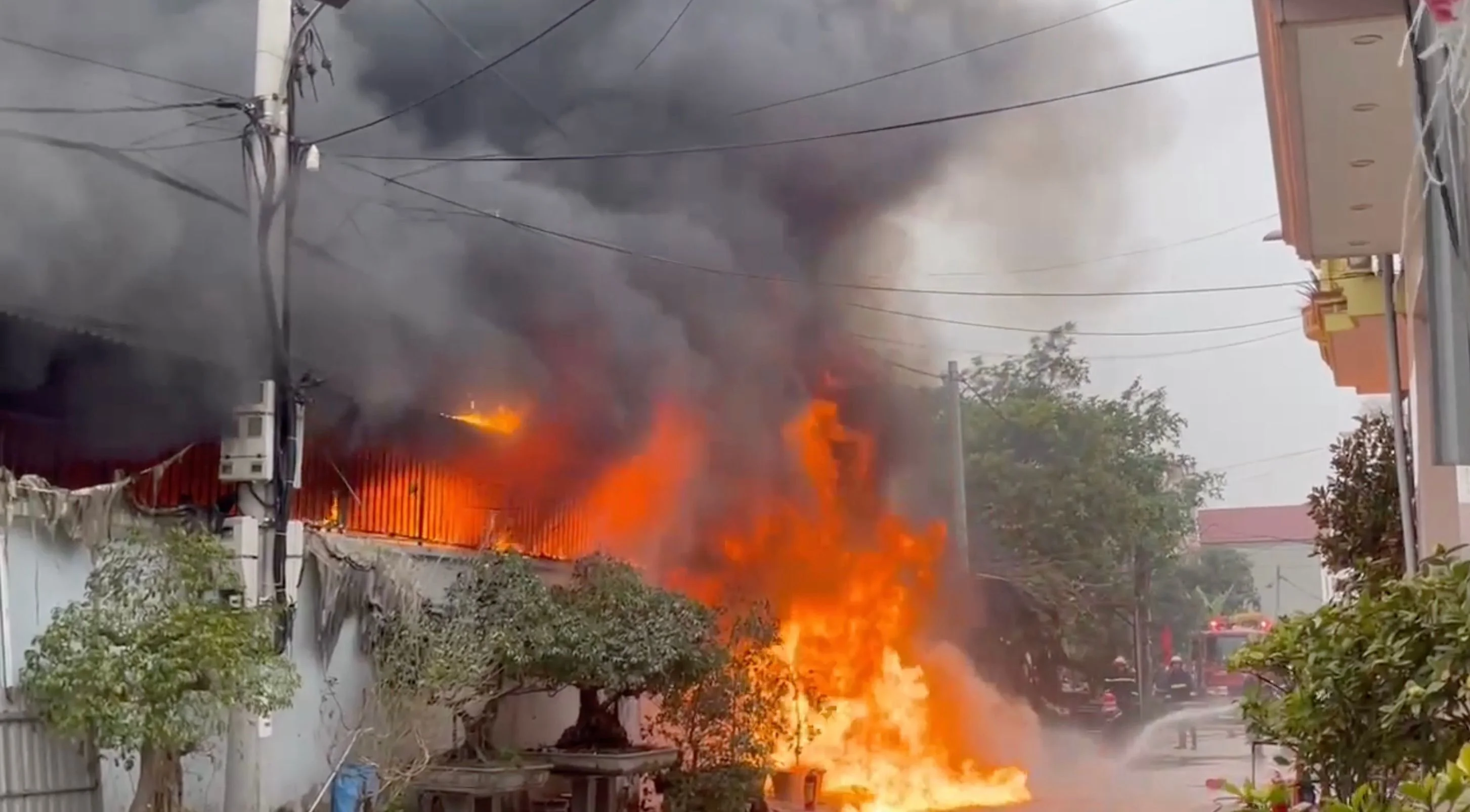 Cháy kho làm nến tại nhà tình thương ở Bắc Ninh