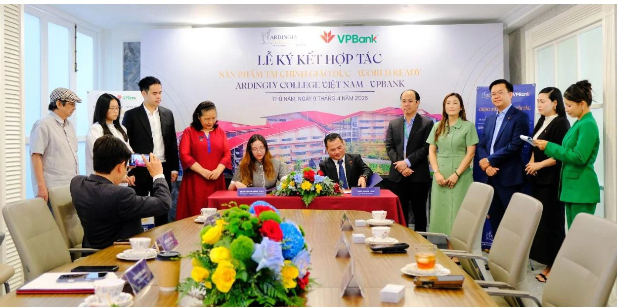  Lễ ký kết hợp tác giữa đơn vị giáo dục và Ngân hàng