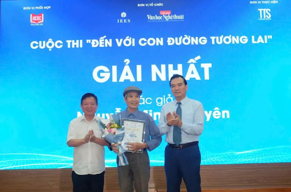 Trao giải Cuộc thi “Đến với Con đường tương lai”