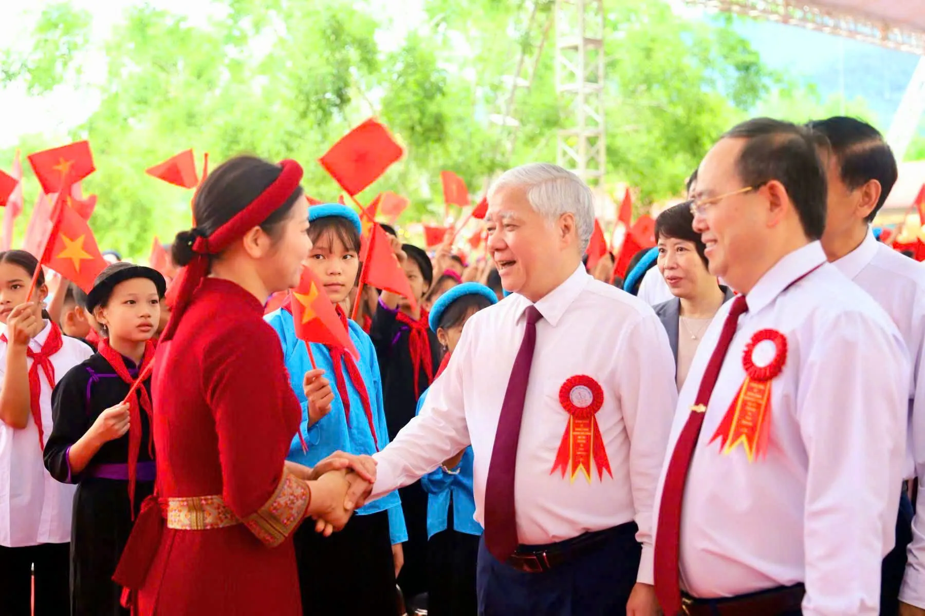 Học sinh Quảng Ninh: Hân hoan phấn khởi ngày hội khai trường