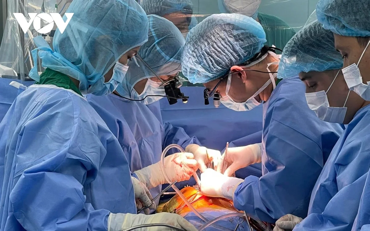 Bác sĩ mổ có tầm nhìn 