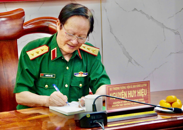 Vị tướng già và bóng dáng Bà mẹ miền Nam thành đồng