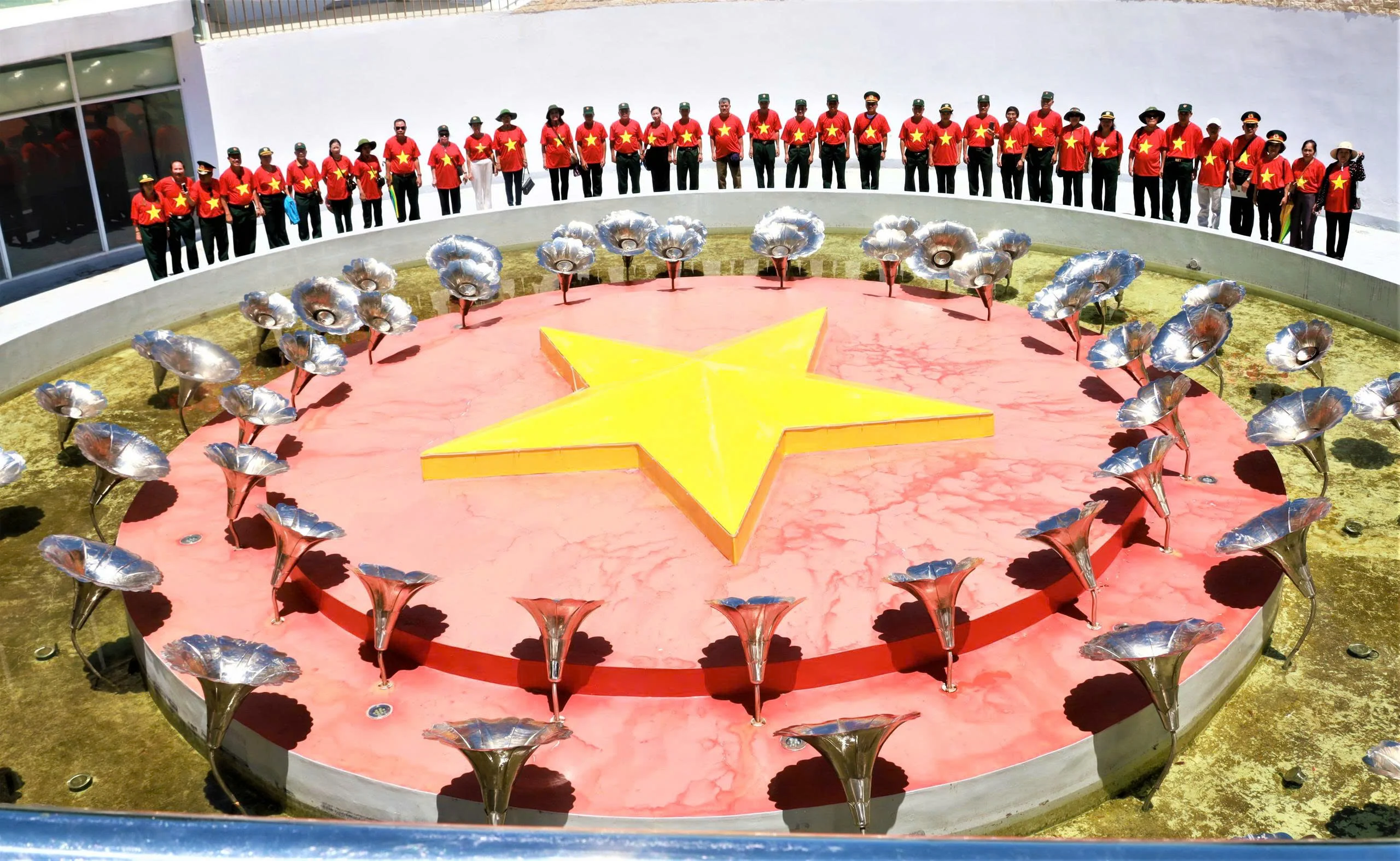 Bài thơ viết về “Vòng trong bất tử”