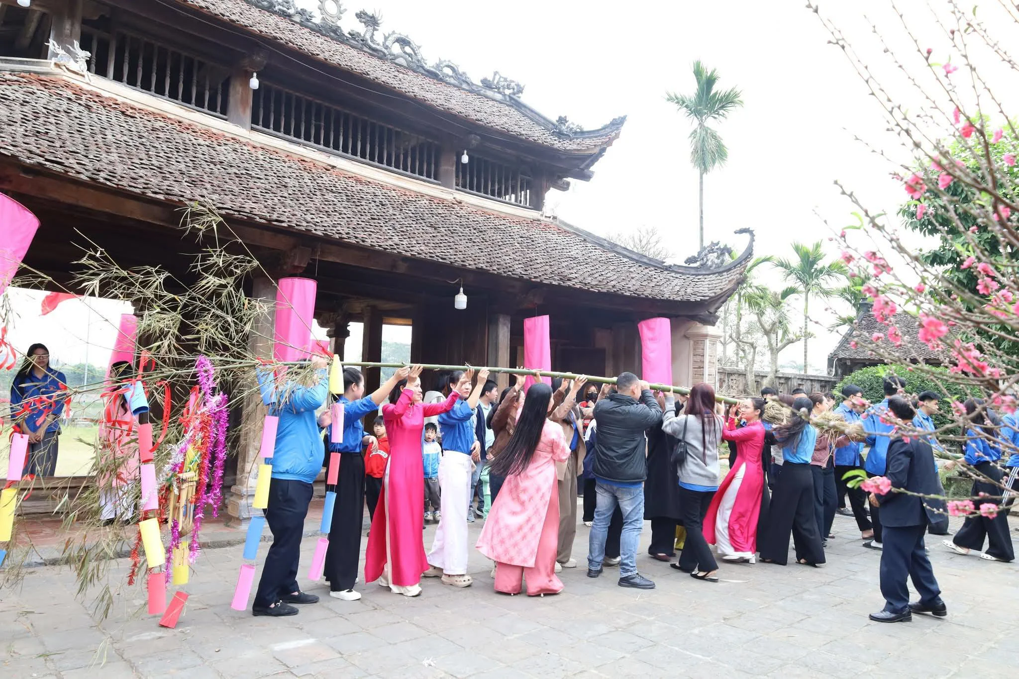 Ấn tượng với Lễ hội tái hiện Tết cổ truyền tại Đình So, Hà Nội