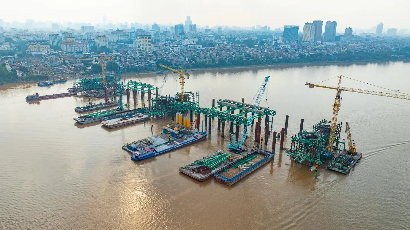 Đại công trường Cầu Trần Hưng Đạo ngày đêm bứt tốc, sẵn sàng lắp dựng vòm thép vô cực