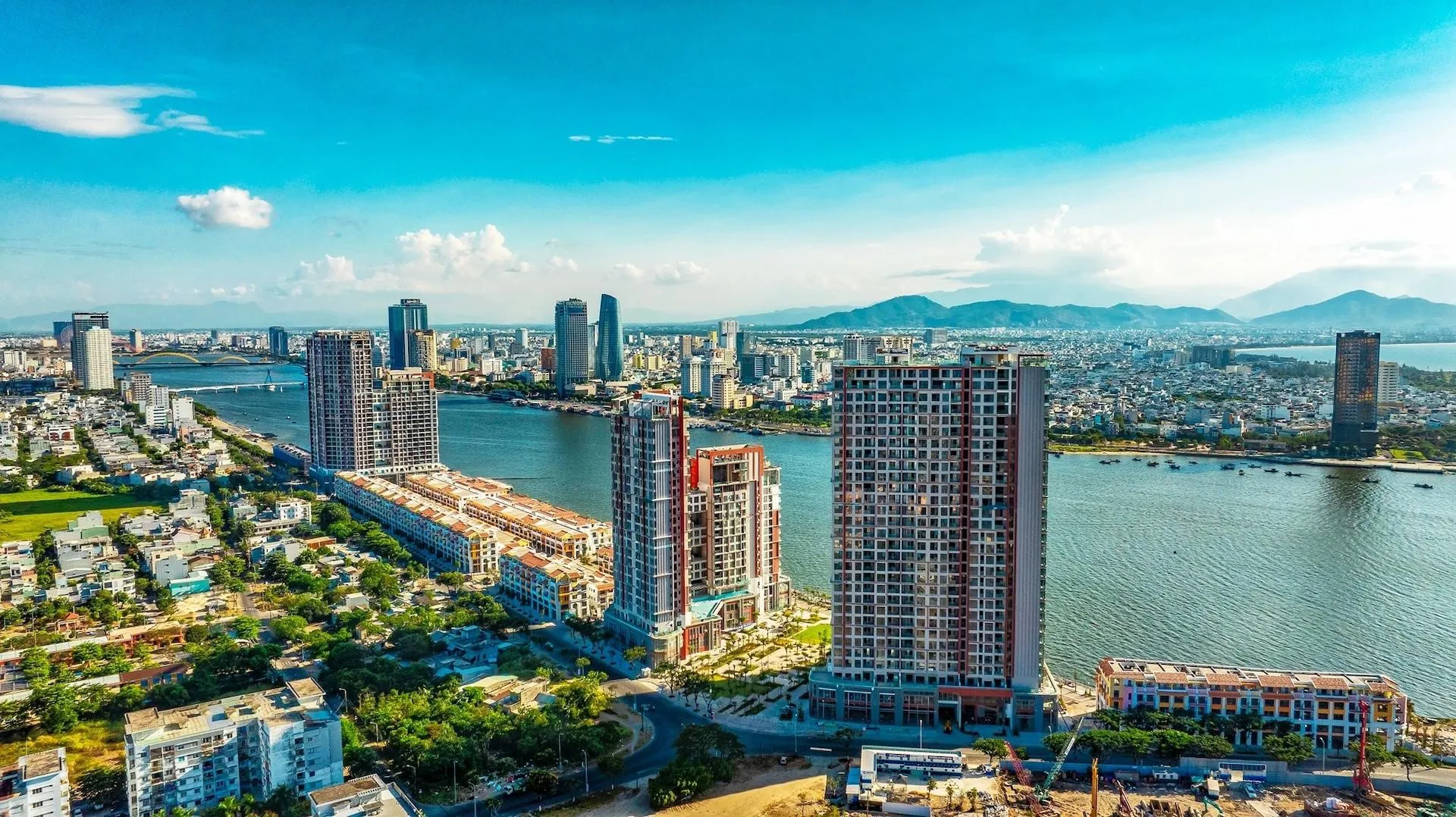 “Choáng” với tiến độ pháp lý các tòa căn hộ Sun Group tại Đà Nẵng