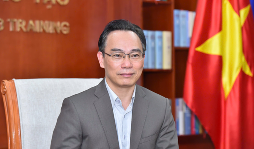 Bổ nhiệm ông Hoàng Minh Sơn giữ chức Bộ trưởng Bộ Giáo dục và Đào tạo