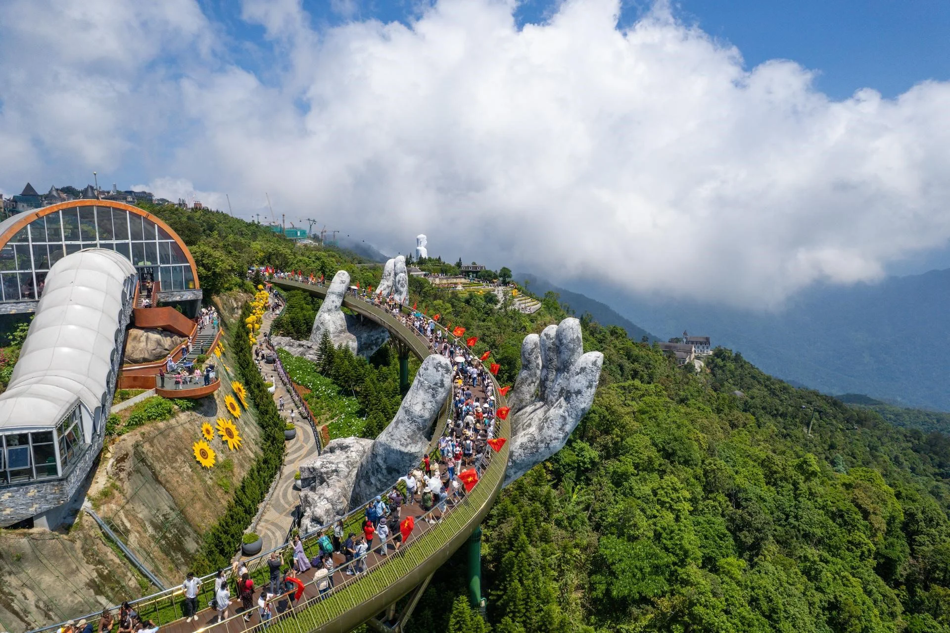 Giữa biến động toàn cầu, vì sao giới tinh hoa quốc tế chọn Đà Nẵng làm 