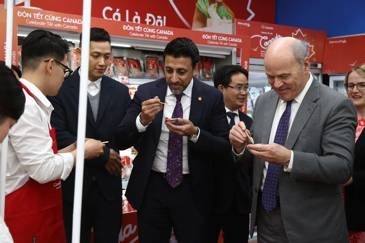  Bộ trưởng Bộ Thương mại Quốc tế Canada thăm siêu thị BRGMart Phạm Ngọc Thạch