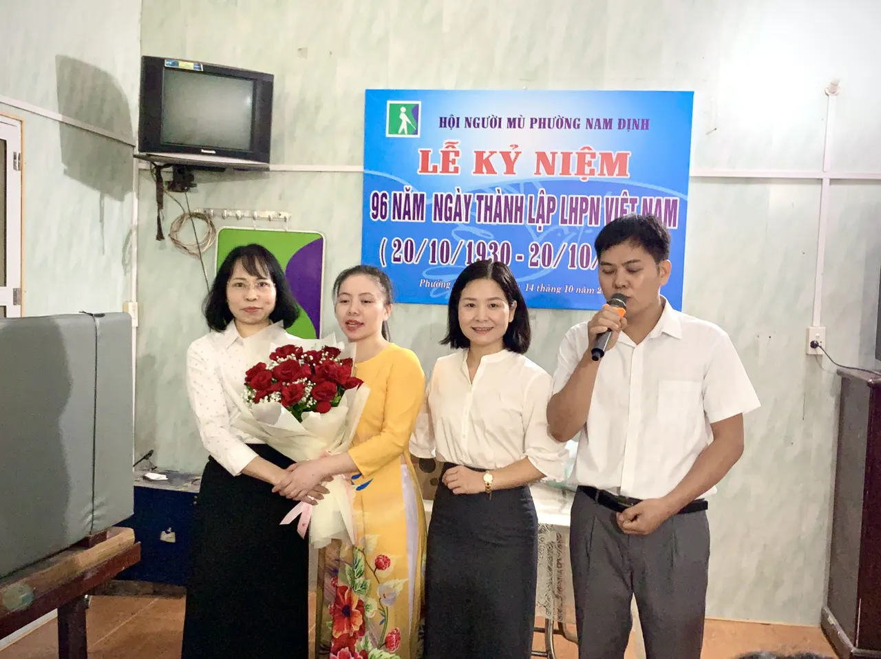 Ninh Bình: Hội Người mù phường Nam Định tổ chức lễ kỷ niệm ngày thành lập Hội Liên hiệp phụ nữ Việt Nam