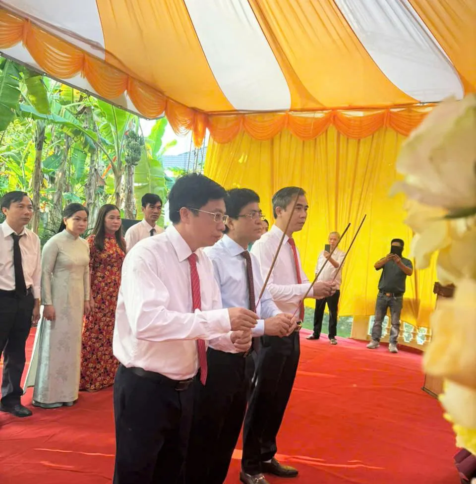 Xã Vụ Bản tổ chức Lễ dâng hương kỷ niệm 125 năm ngày sinh Giáo sư, Viện sĩ Trần Huy Liệu