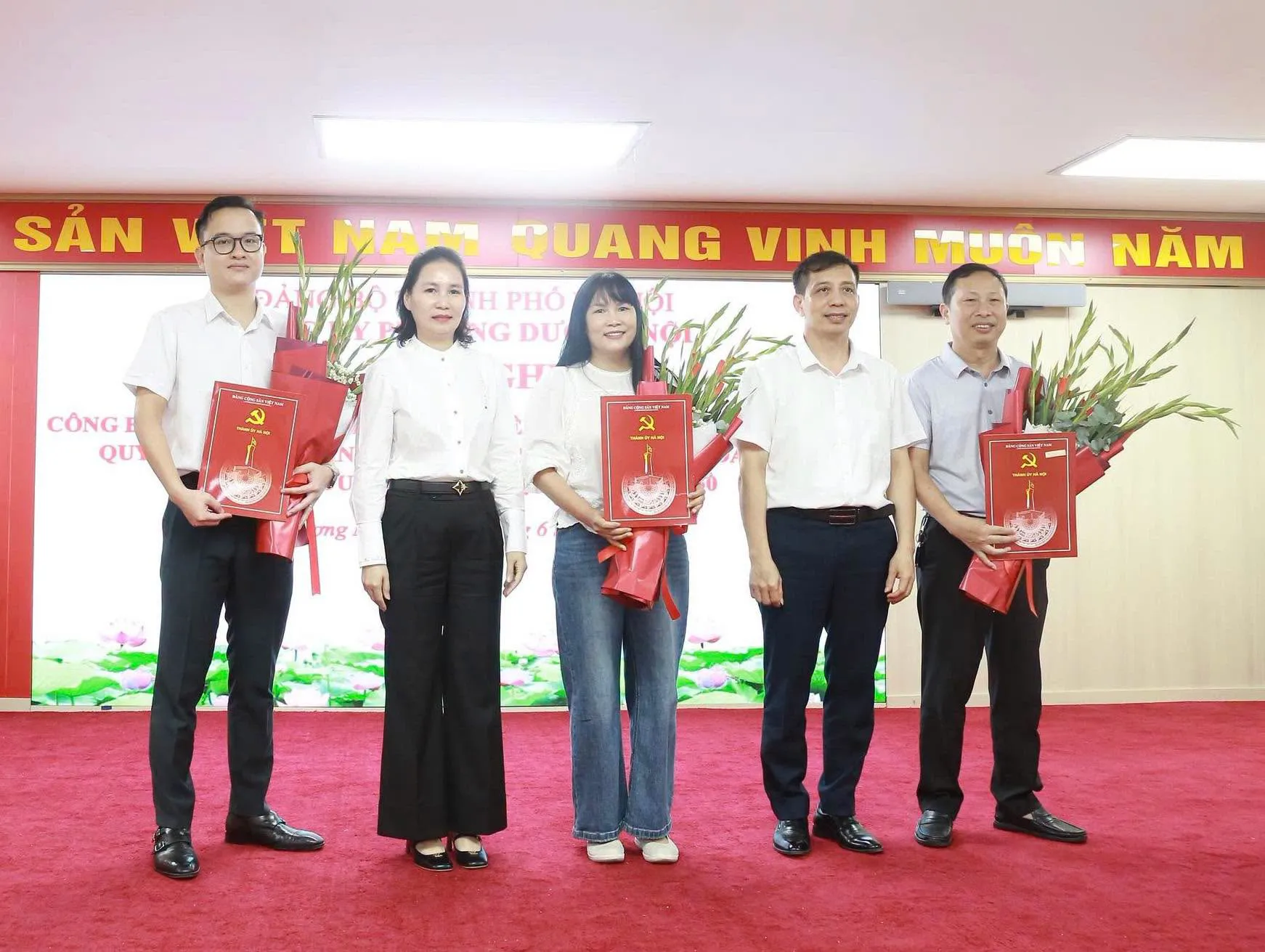 Đảng uỷ phường Dương Nội bổ sung uỷ viên Ban Chấp hành Đảng bộ phường nhiệm kỳ 2025-2030