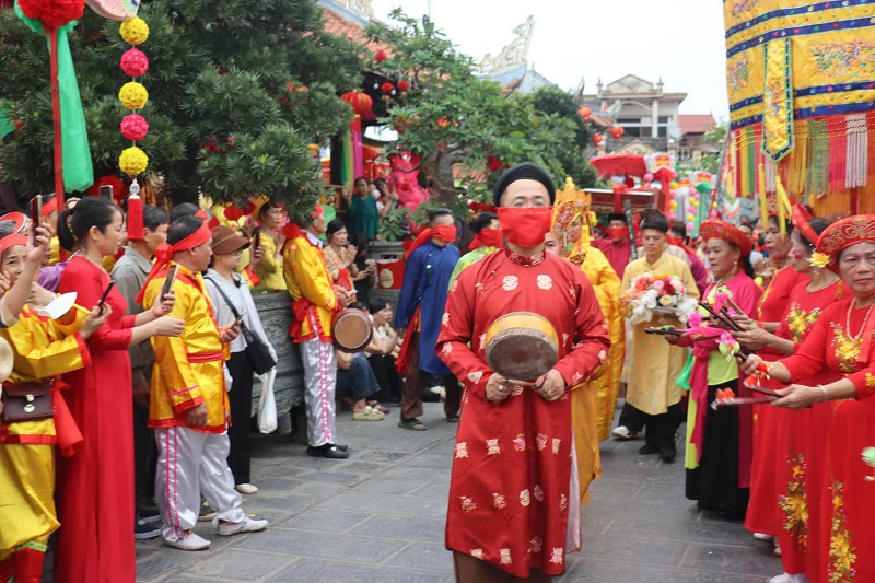 Đặc sắc nghi lễ rước Mẫu thỉnh kinh tại Lễ hội Phủ Dầy 