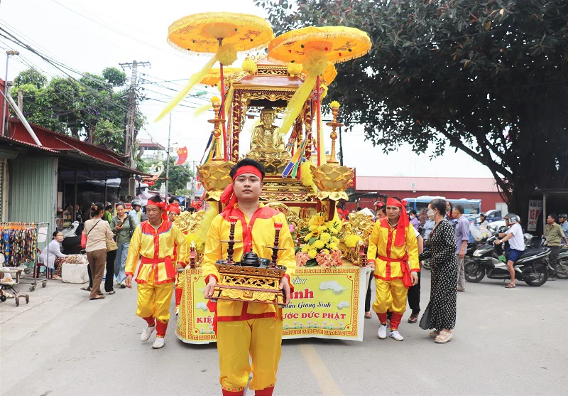 Đặc sắc nghi lễ rước Mẫu thỉnh kinh tại Lễ hội Phủ Dầy 