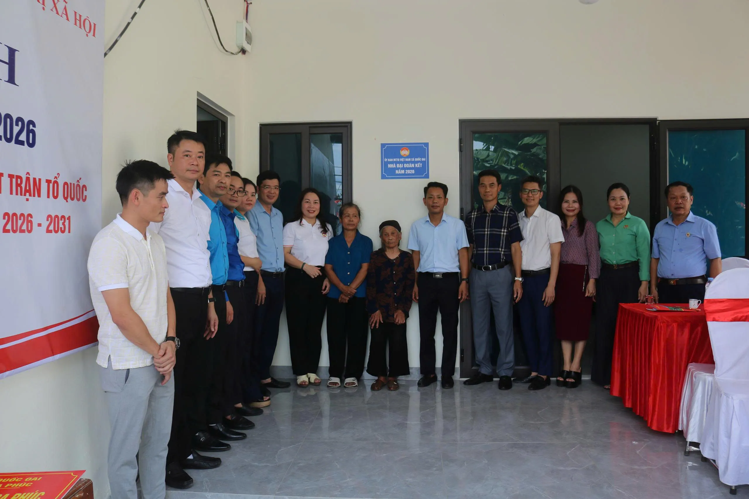 Trao Nhà Đại đoàn kết cho vợ liệt sĩ  tại Quốc Oai
