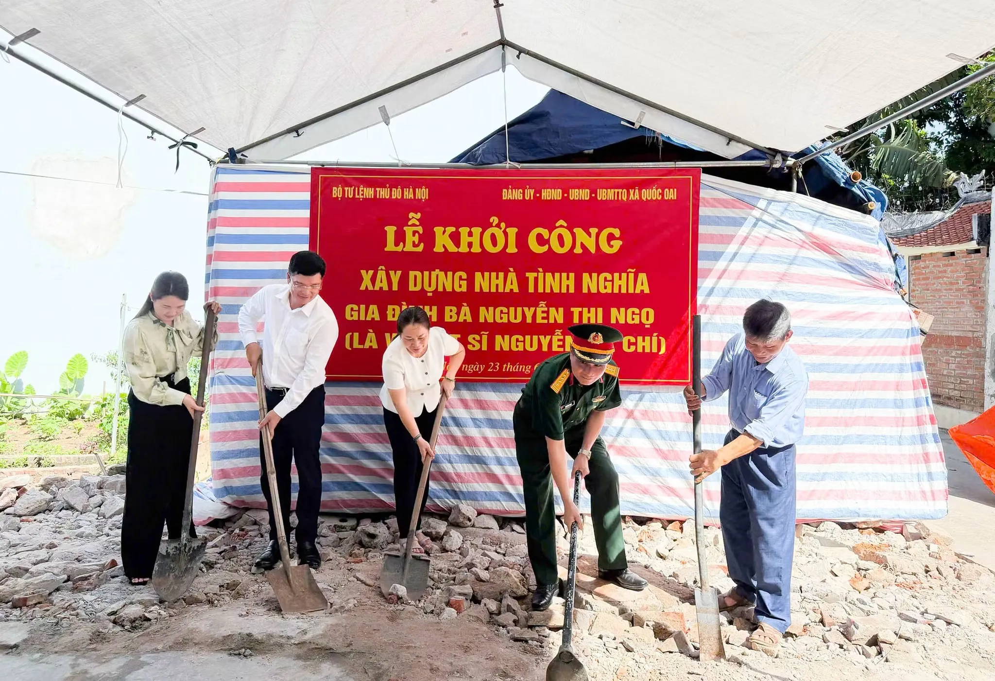     Chung tay xây dựng mái ấm nghĩa tình cho gia đình liệt sĩ ở Quốc Oai