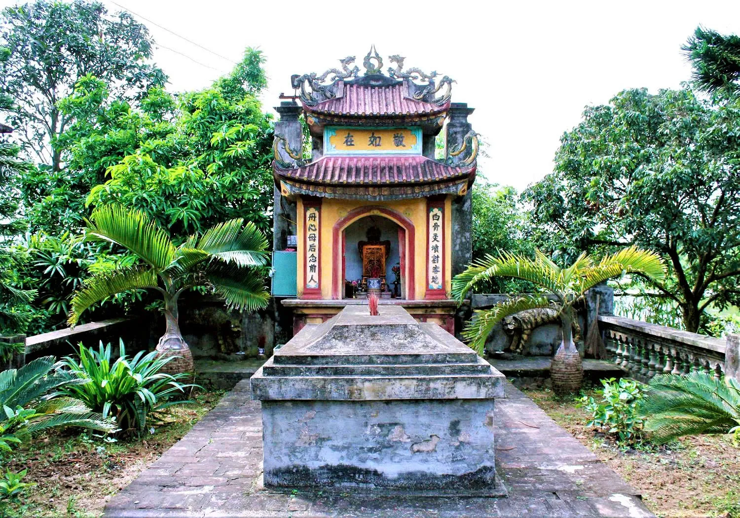 Làng tôi có mộ bà Hoàng Thái Hậu yên nghỉ