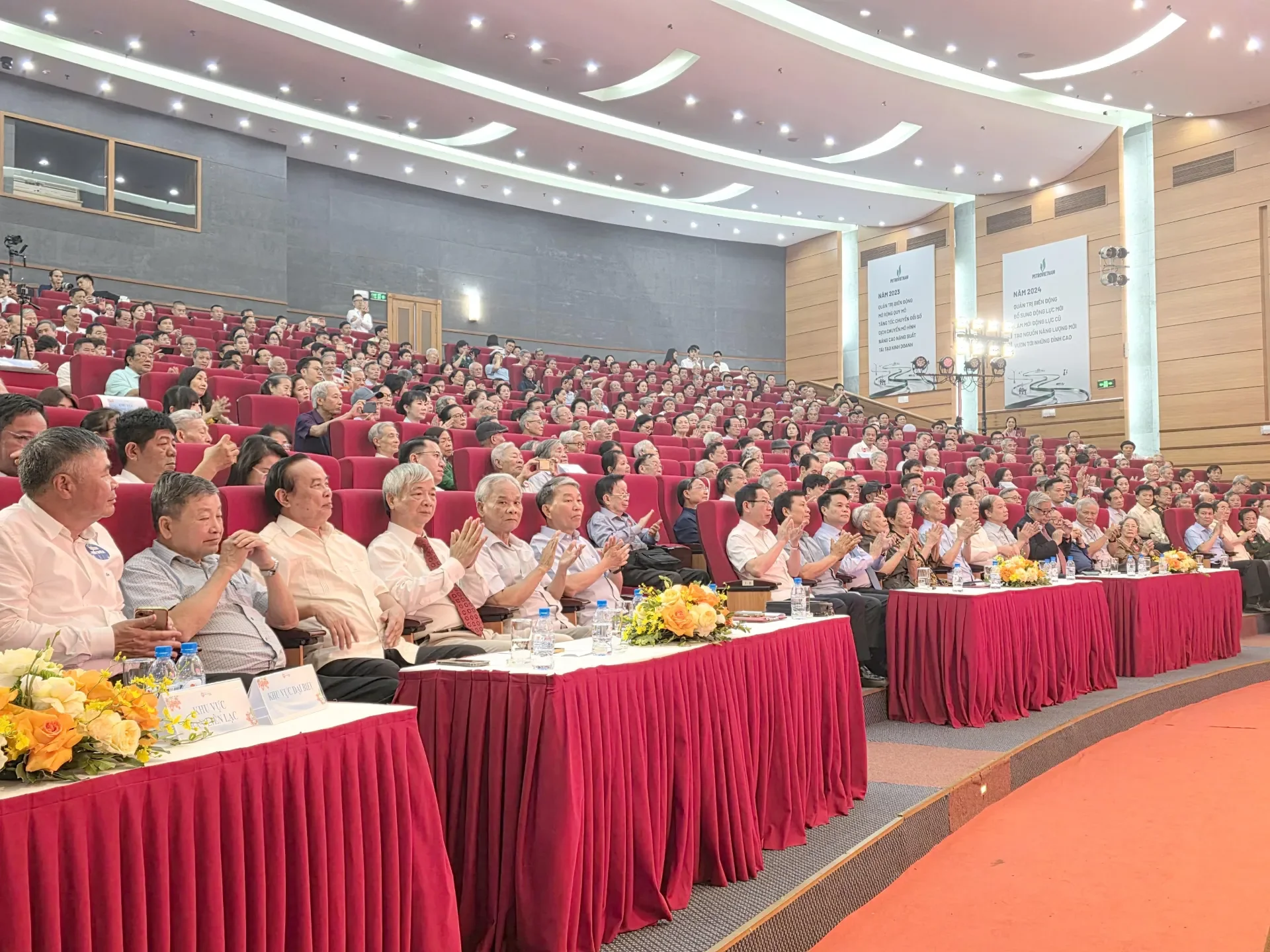 Gắn kết truyền thống, lan tỏa khát vọng phát triển thành phố Cảng anh hùng