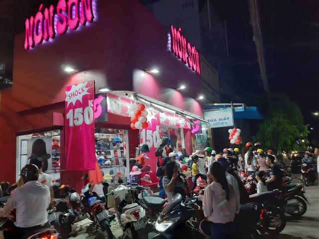 Thương hiệu Nón Sơn với gần 200 cửa hàng đắc địa bị nêu tên nợ thuế
