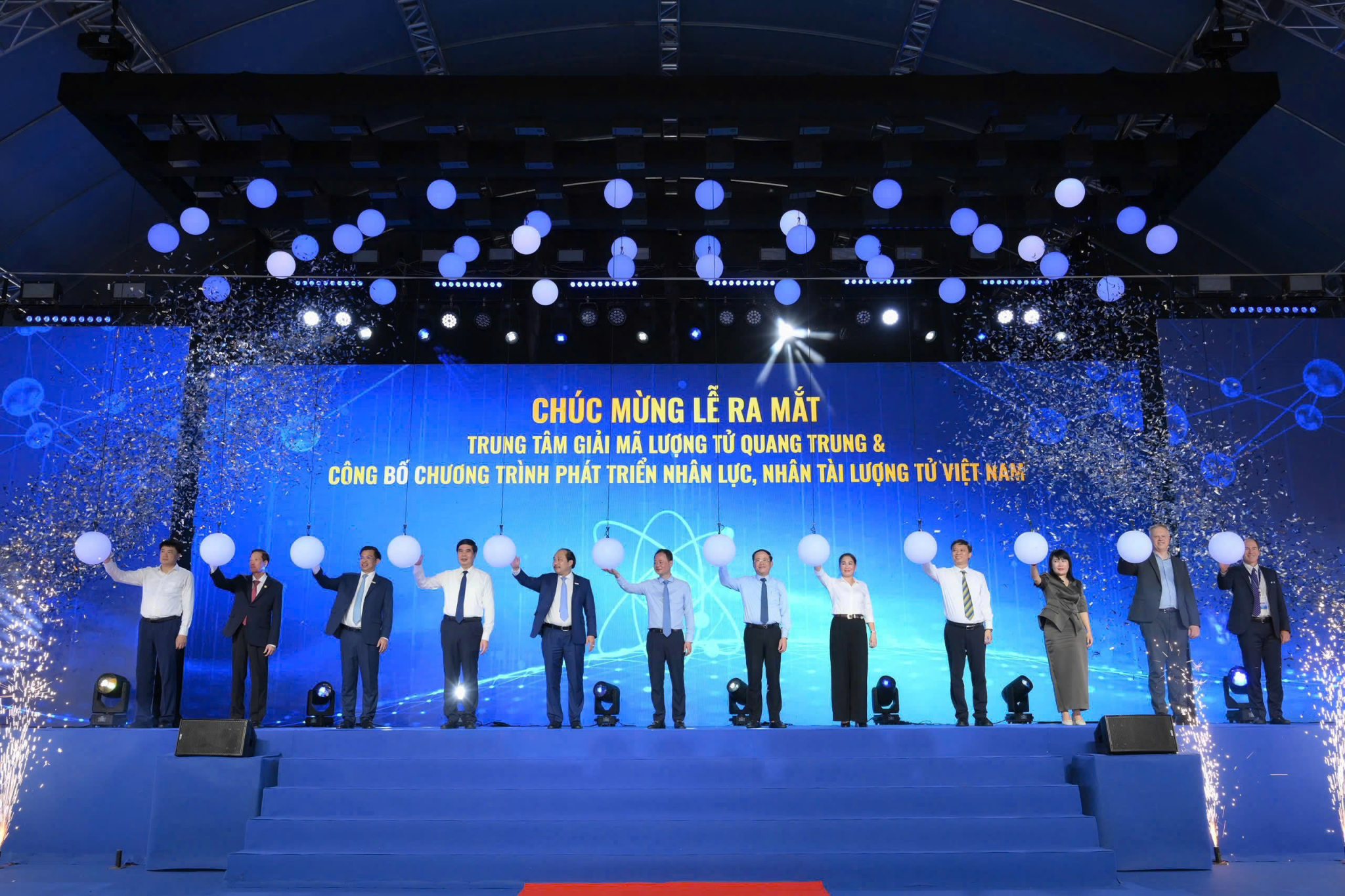 Nam A Bank tham gia phát triển nhân lực khoa học lượng tử