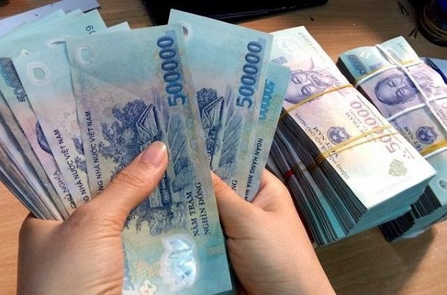 Lãi suất neo cao đến bao giờ?