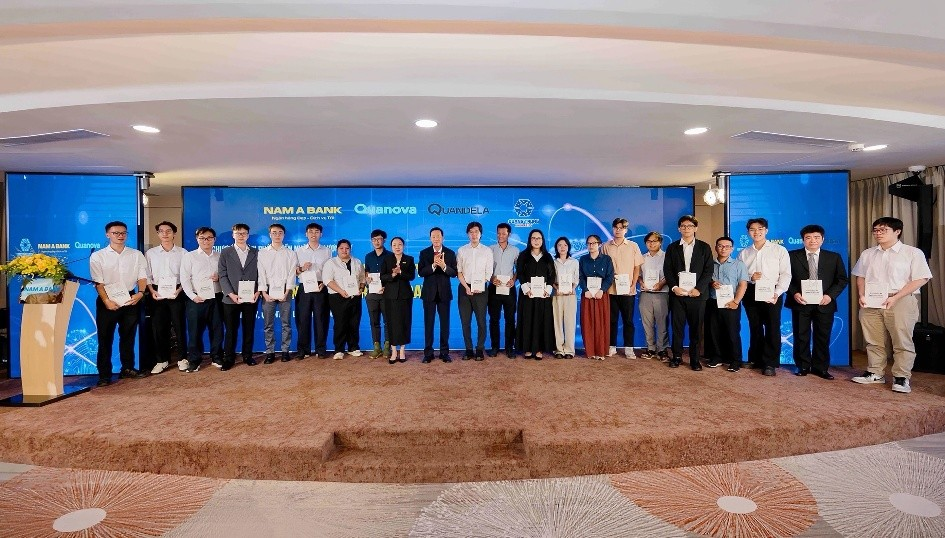 Nam A Bank tham gia phát triển nhân lực khoa học lượng tử