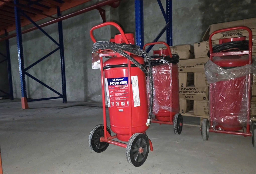 Bình chữa cháy có tem kiểm định vẫn có thể là hàng giả, chủ nhà trọ lo lắng