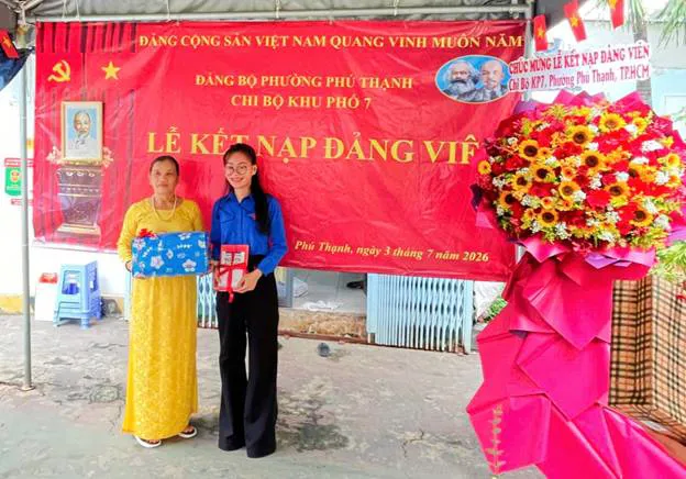 Phường Phú Thạnh: Tạo nguồn phát triển đảng viên ở cơ sở