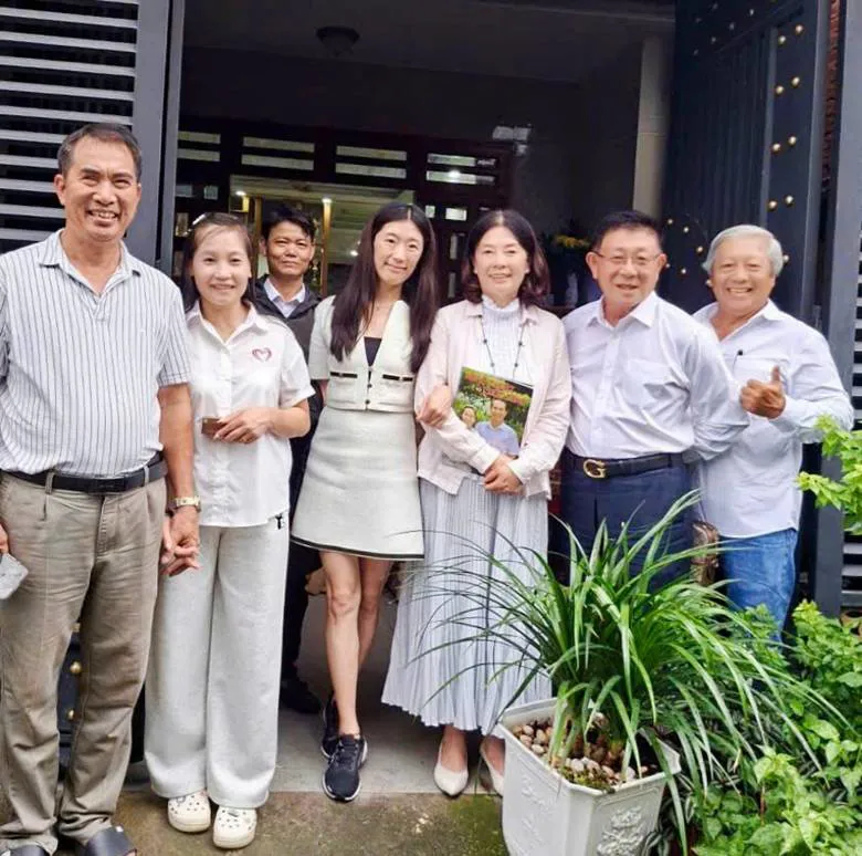 Chủ tịch khối doanh nghiệp Hàn Quốc- Việt Nam: Tham quan phòng tranh của hoạ sĩ Nguyễn Như Ngọc 