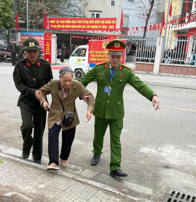 Công an phường Kiến Hưng: Quyết tâm bảo đảm tuyệt đối an ninh, an toàn ngày hội non sông