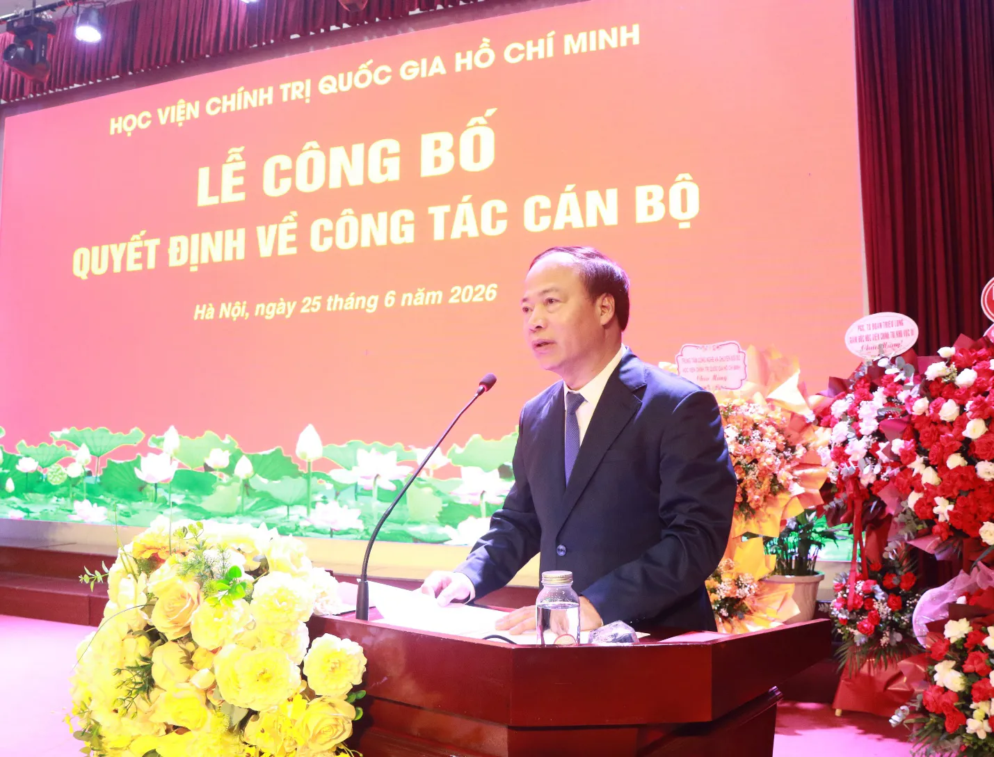 Lễ công bố quyết định bổ nhiệm lại Giám đốc và bổ nhiệm Phó Giám đốc thường trực Học viện Báo chí và Tuyên truyền