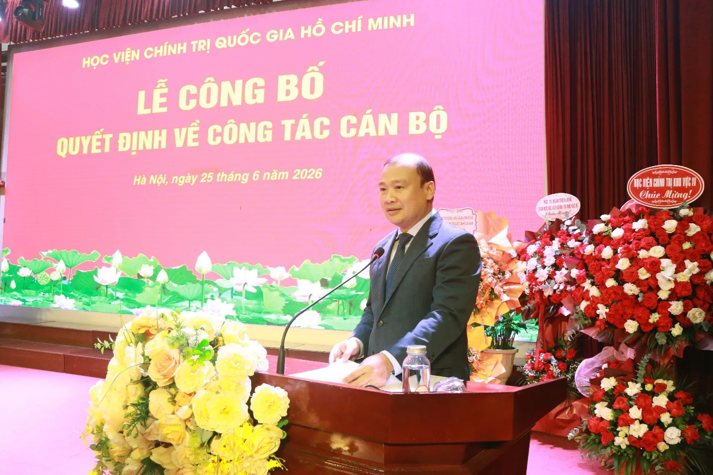 Lễ công bố quyết định bổ nhiệm lại Giám đốc và bổ nhiệm Phó Giám đốc thường trực Học viện Báo chí và Tuyên truyền