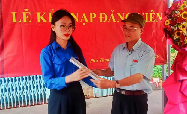 Phường Phú Thạnh: Tạo nguồn phát triển đảng viên ở cơ sở