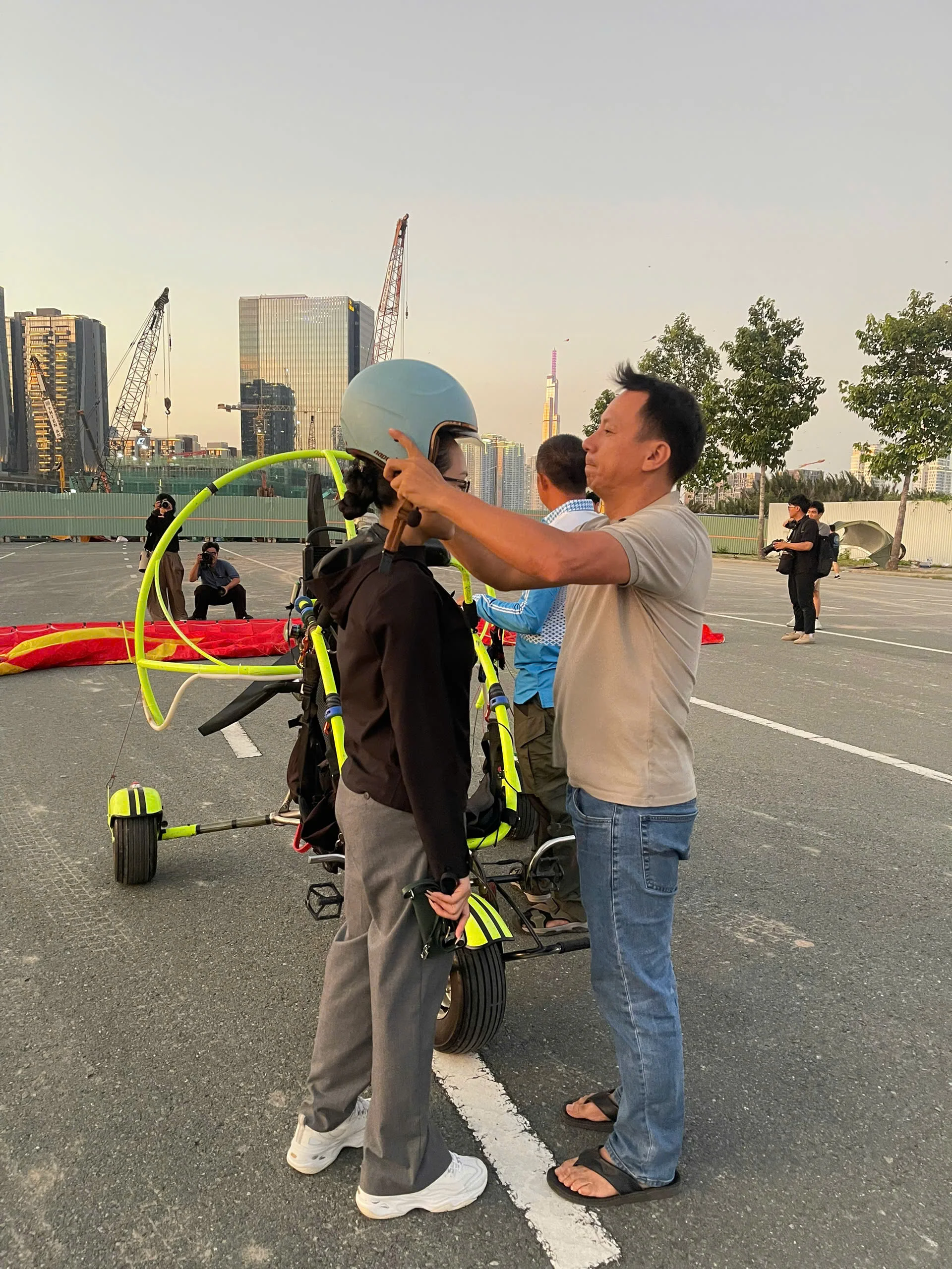 Paramotor: Có một Sài Gòn rất khác dưới cánh dù