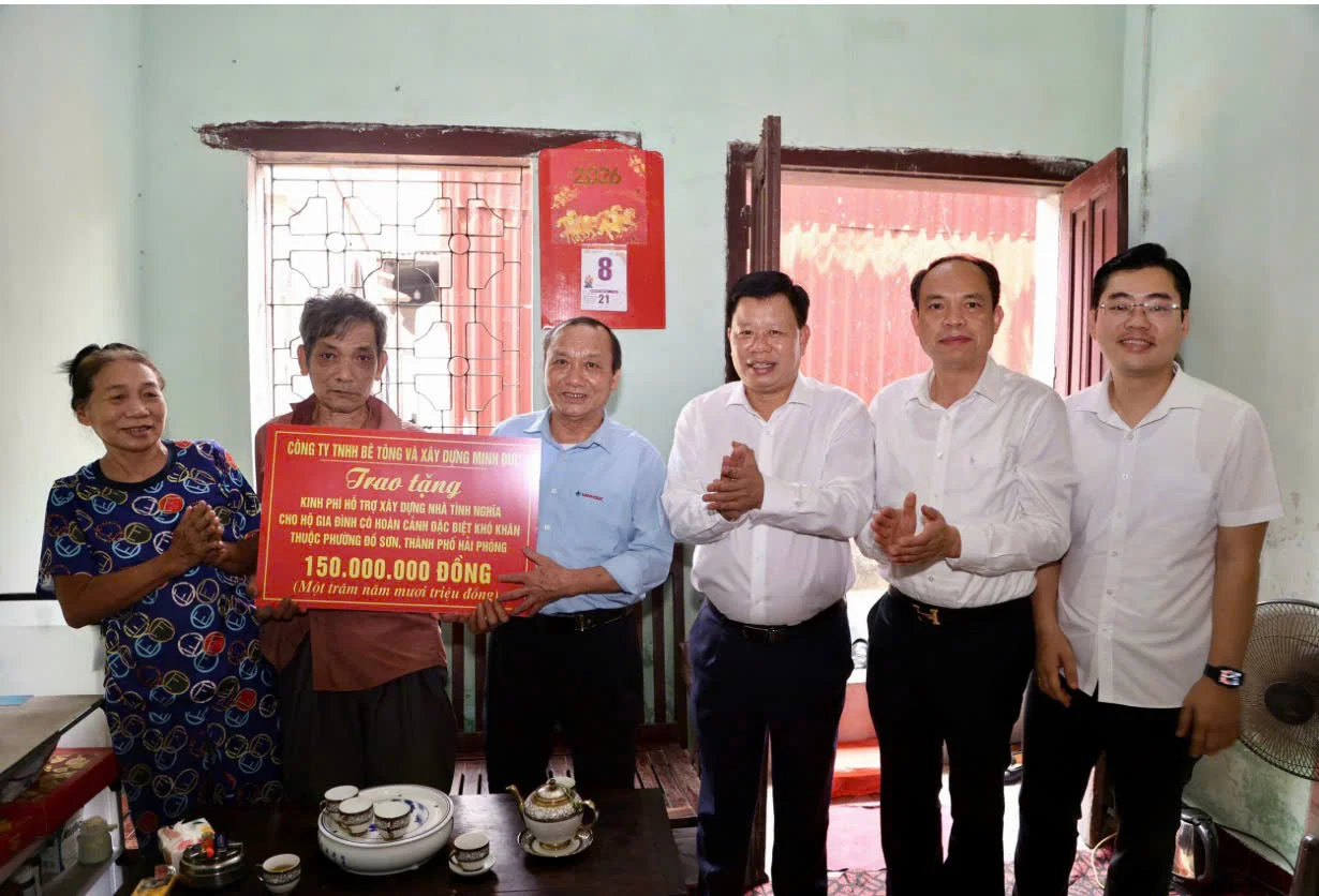 Lãnh đạo TP.Hải Phòng thăm, tặng quà người khuyết tật 