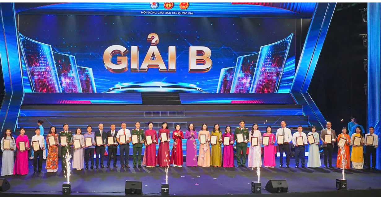 Hoàn thành xuất sắc sứ mệnh là bệ phóng tài năng, khích lệ người làm báo cống hiến xã hội