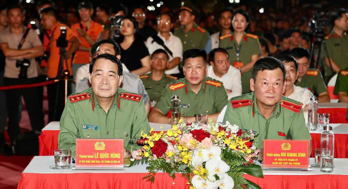 Sôi nổi đêm Gala “Tổ quốc bình yên - Hải Phòng rực sáng”